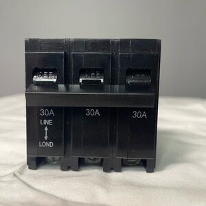 New 30 amp 3 pole circuit breaker plug in 60947-2